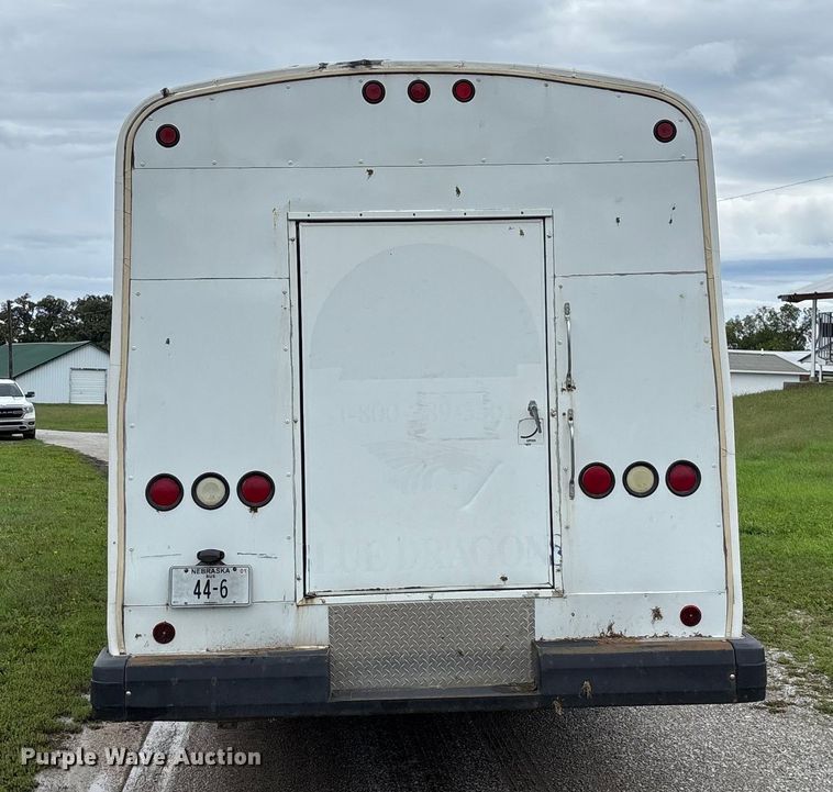 image for item ET4667 2003 Freightliner MB55 Champion  coach bus