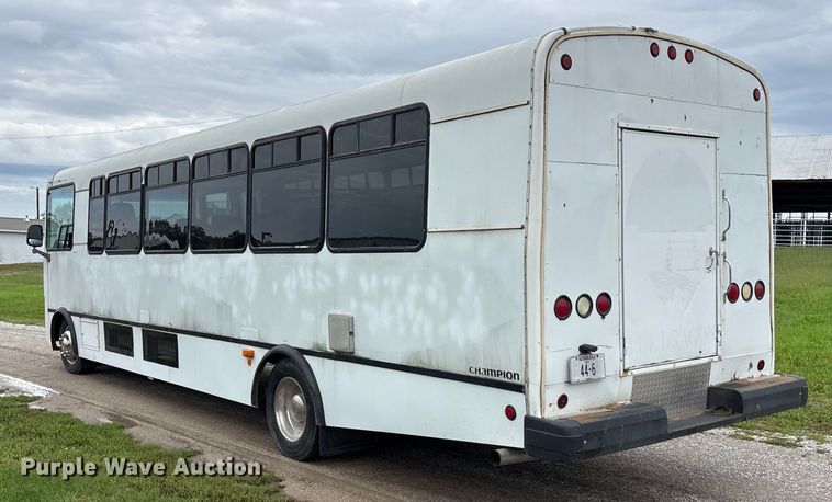 image for item ET4667 2003 Freightliner MB55 Champion  coach bus