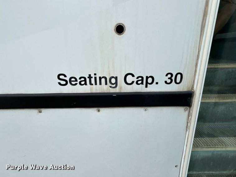 image for item ET4667 2003 Freightliner MB55 Champion  coach bus