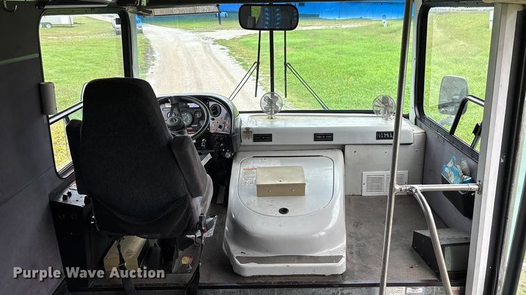 image for item ET4667 2003 Freightliner MB55 Champion  coach bus