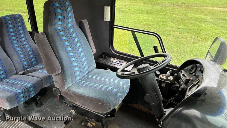 image for item ET4667 2003 Freightliner MB55 Champion  coach bus