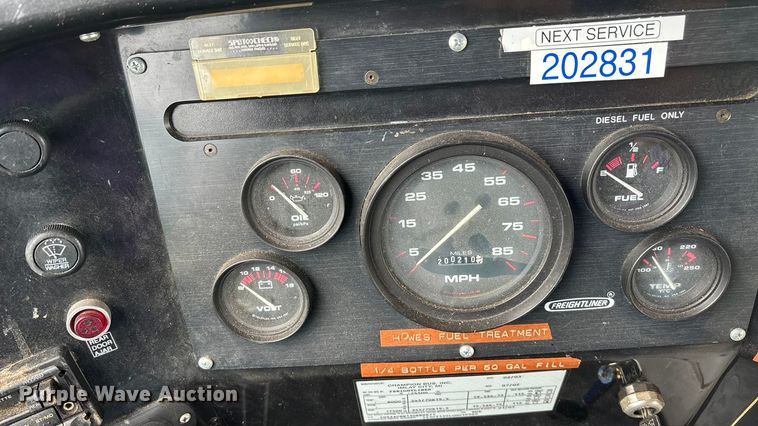 image for item ET4667 2003 Freightliner MB55 Champion  coach bus