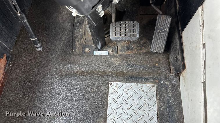 image for item ET4667 2003 Freightliner MB55 Champion  coach bus