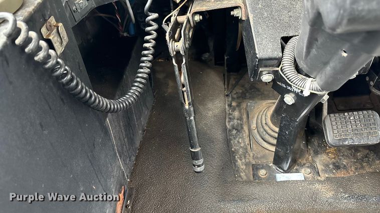 image for item ET4667 2003 Freightliner MB55 Champion  coach bus