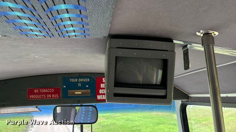 image for item ET4667 2003 Freightliner MB55 Champion  coach bus