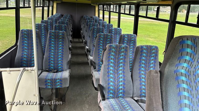 image for item ET4667 2003 Freightliner MB55 Champion  coach bus