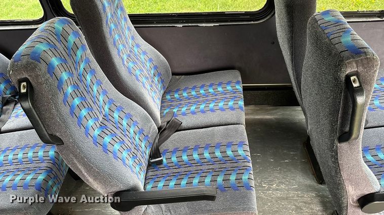 image for item ET4667 2003 Freightliner MB55 Champion  coach bus