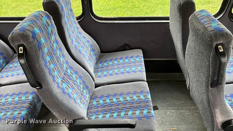 image for item ET4667 2003 Freightliner MB55 Champion  coach bus