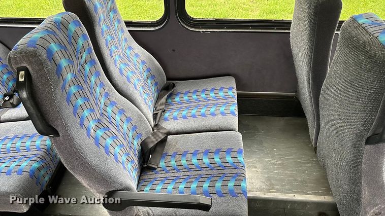 image for item ET4667 2003 Freightliner MB55 Champion  coach bus