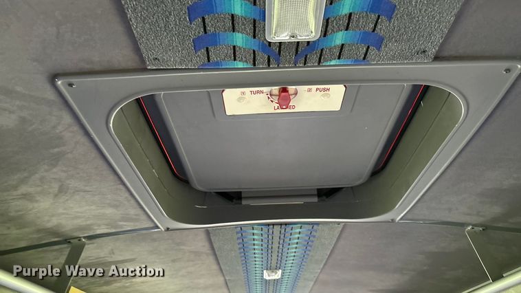 image for item ET4667 2003 Freightliner MB55 Champion  coach bus