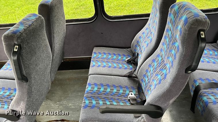 image for item ET4667 2003 Freightliner MB55 Champion  coach bus