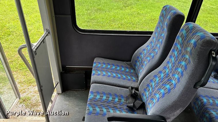 image for item ET4667 2003 Freightliner MB55 Champion  coach bus