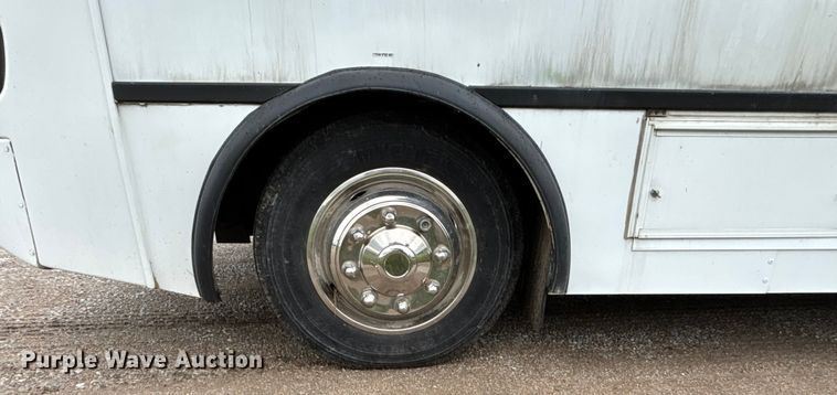 image for item ET4667 2003 Freightliner MB55 Champion  coach bus