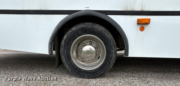 image for item ET4667 2003 Freightliner MB55 Champion  coach bus