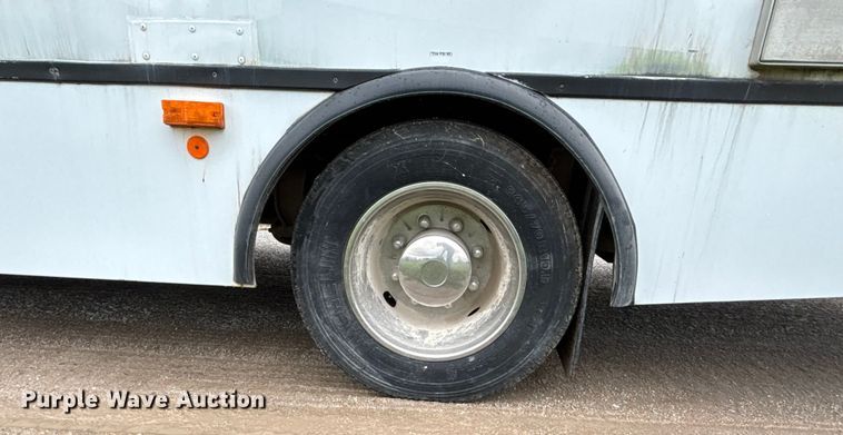 image for item ET4667 2003 Freightliner MB55 Champion  coach bus