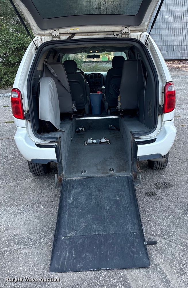 image for item ET4683 2007 Dodge Grand Caravan  van