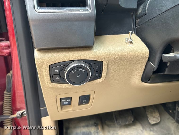 image for item ET7069 2018 Ford F150 SuperCab pickup truck