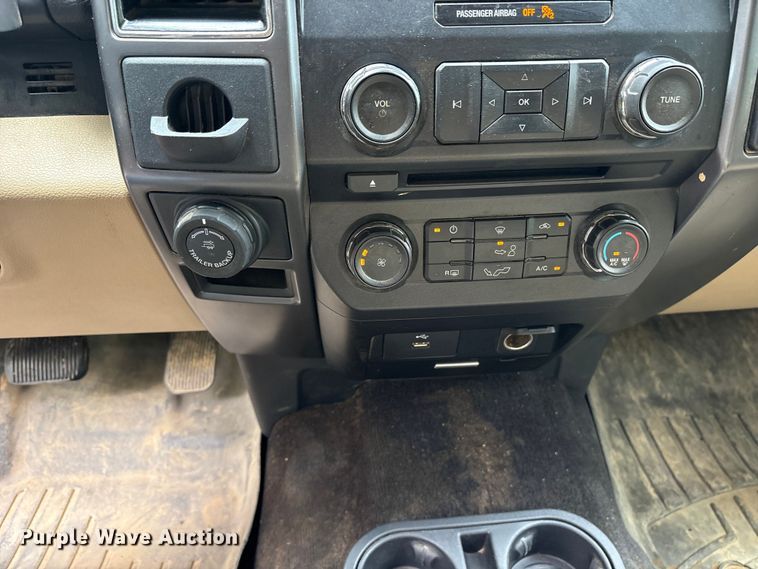 image for item ET7069 2018 Ford F150 SuperCab pickup truck