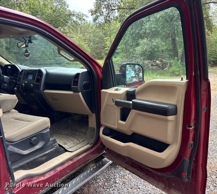 image for item ET7069 2018 Ford F150 SuperCab pickup truck