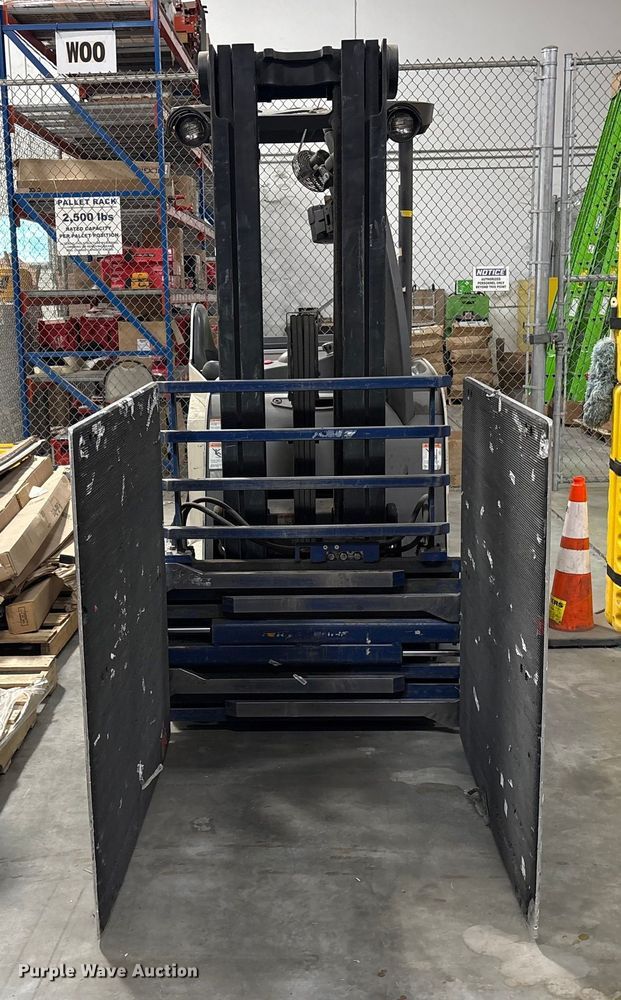 image for item ET7076 2016 Crown RC5530-35 forklift