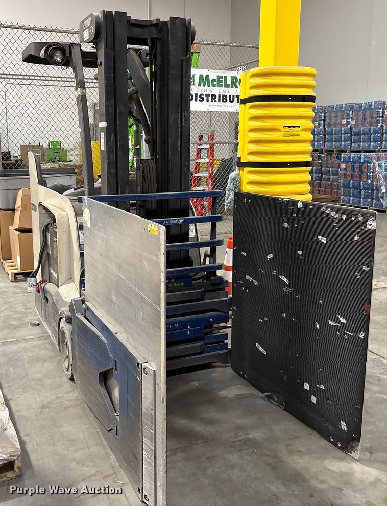 image for item ET7076 2016 Crown RC5530-35 forklift