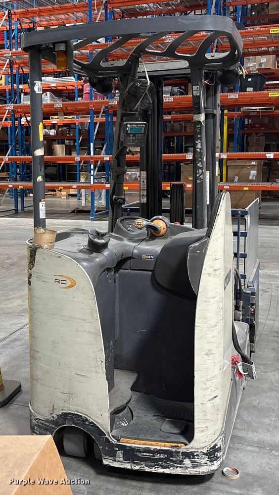 image for item ET7076 2016 Crown RC5530-35 forklift