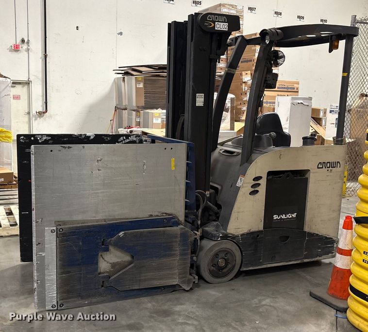 image for item ET7076 2016 Crown RC5530-35 forklift