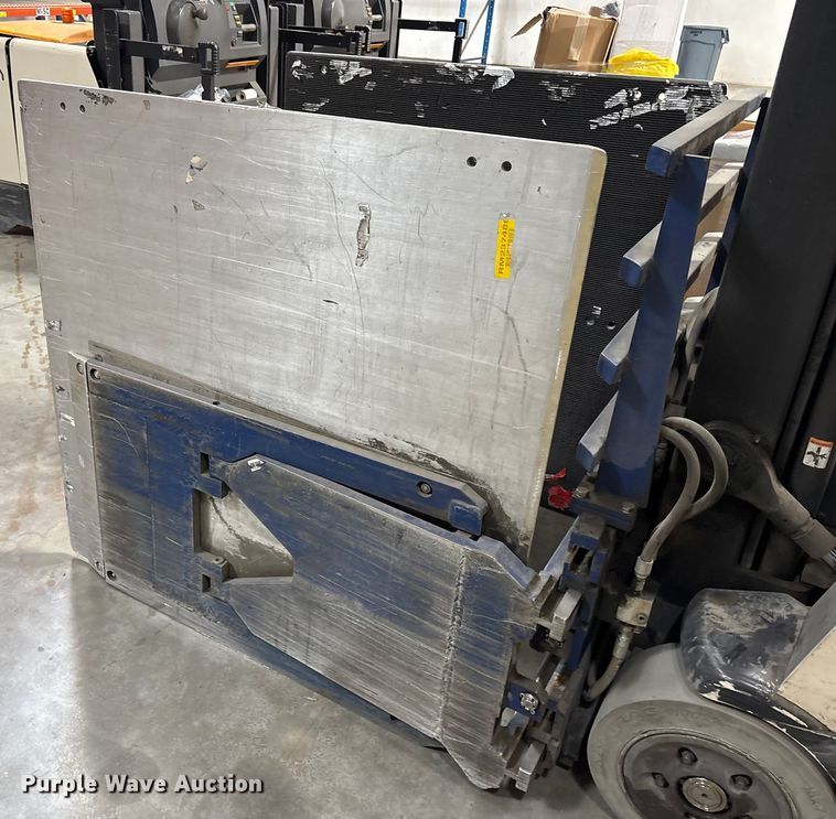 image for item ET7076 2016 Crown RC5530-35 forklift