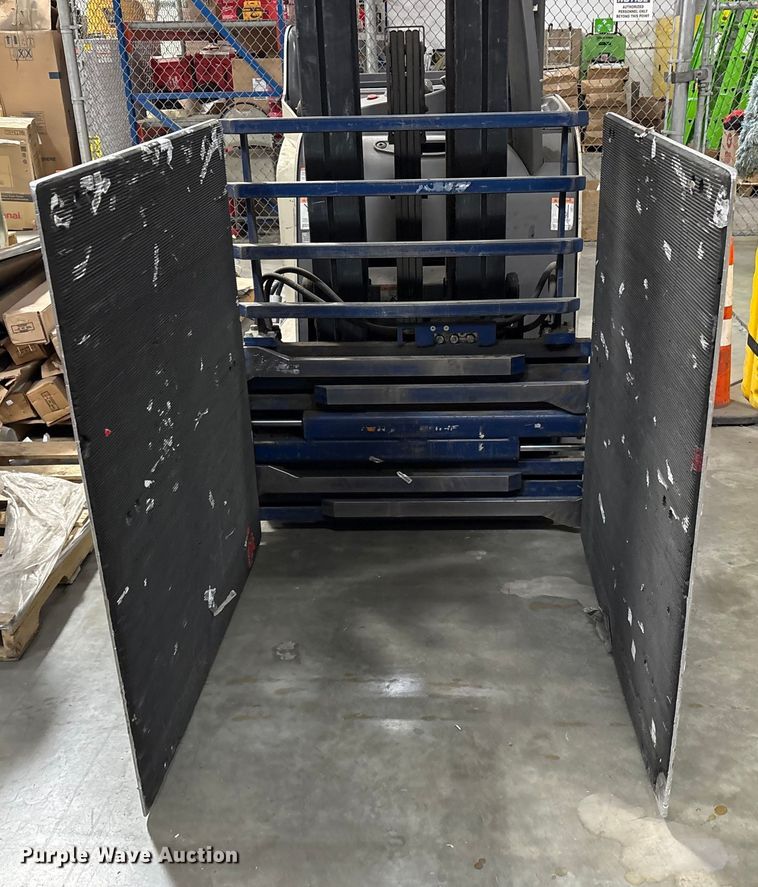 image for item ET7076 2016 Crown RC5530-35 forklift