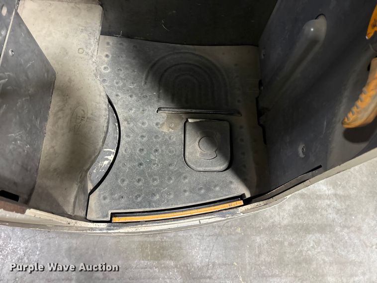 image for item ET7076 2016 Crown RC5530-35 forklift