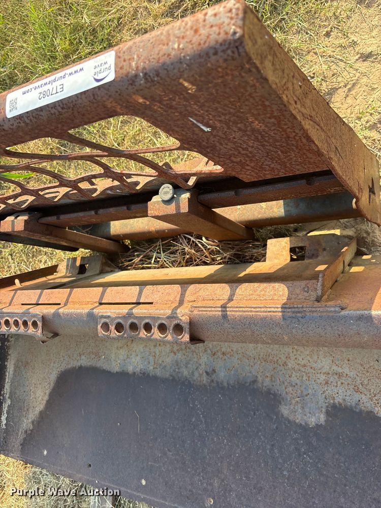 image for item ET7082 Skid steer attachments 