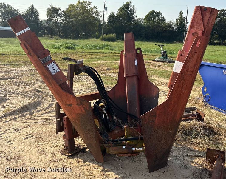 image for item ET7088 1999 Red Boss 1.38 skid steer tree spade