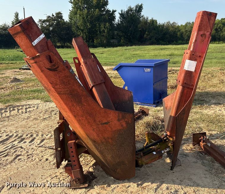 image for item ET7088 1999 Red Boss 1.38 skid steer tree spade