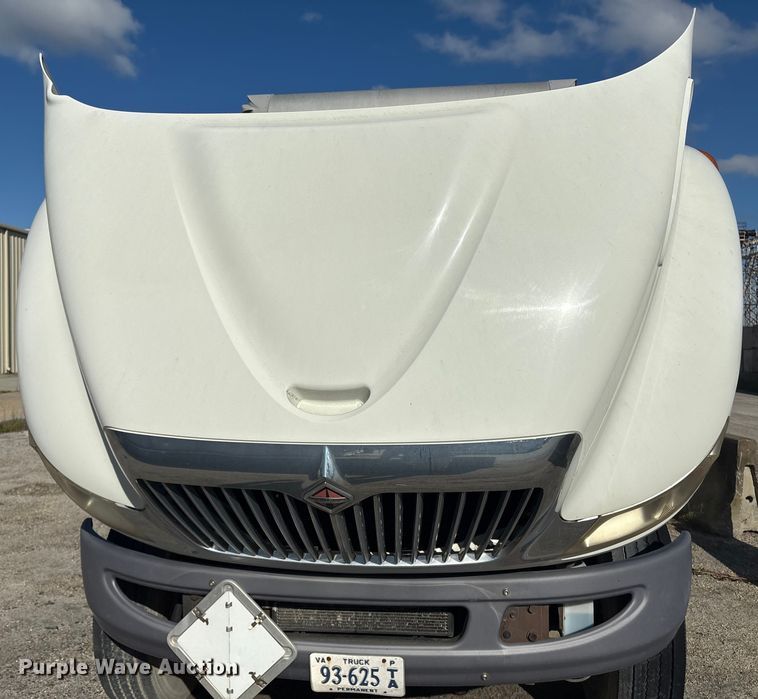 image for item ET8528 2013 International 4300 box truck