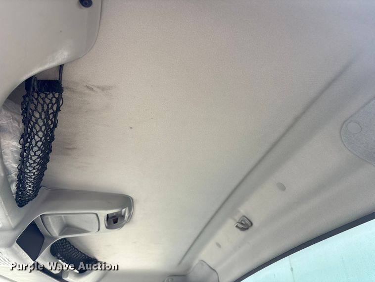 image for item ET8528 2013 International 4300 box truck