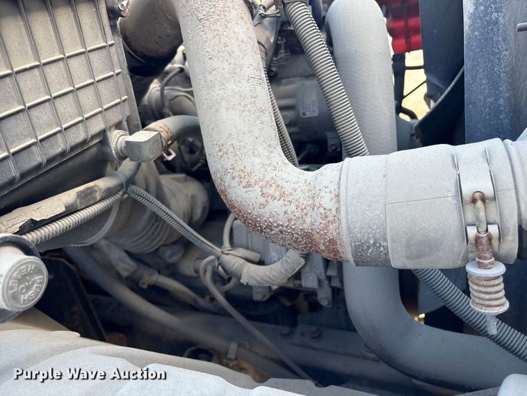 image for item ET8528 2013 International 4300 box truck