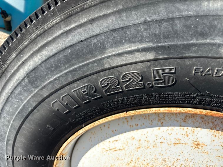 image for item ET8528 2013 International 4300 box truck