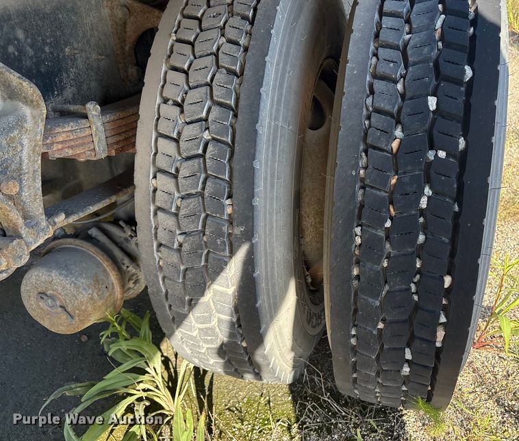 image for item ET8528 2013 International 4300 box truck