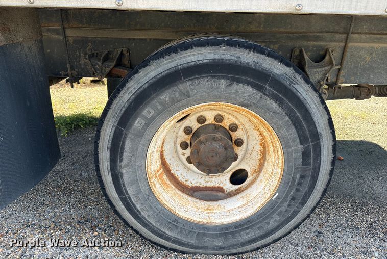 image for item ET8528 2013 International 4300 box truck