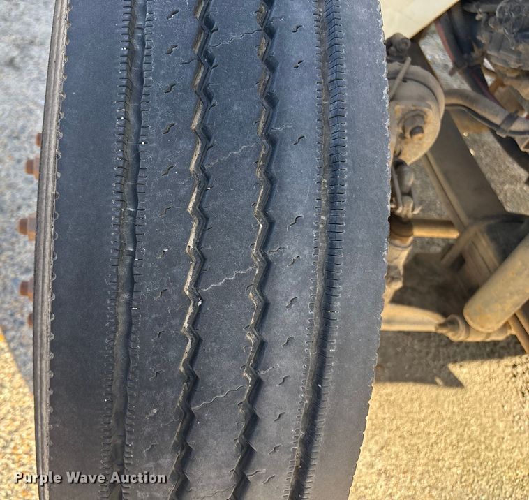 image for item ET8528 2013 International 4300 box truck