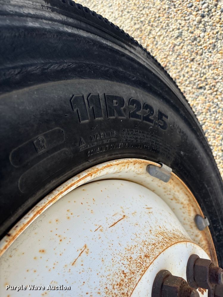 image for item ET8528 2013 International 4300 box truck