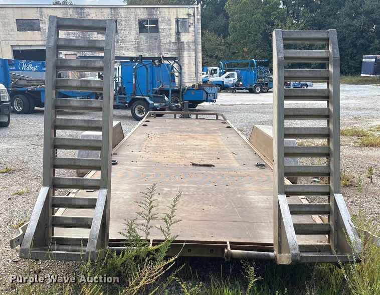 image for item ET8546 2020 Aluma utility trailer