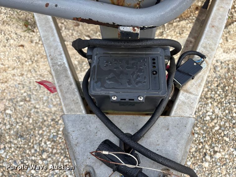 image for item ET8546 2020 Aluma utility trailer