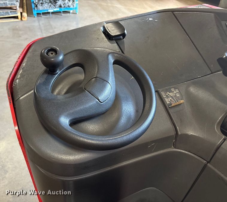 image for item ET8550 2018 Raymond 720-R35TT reach truck