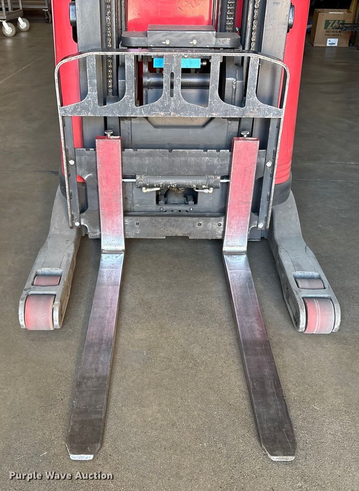 image for item ET8550 2018 Raymond 720-R35TT reach truck