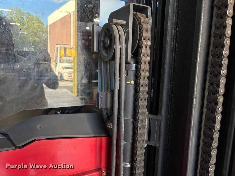 image for item ET8550 2018 Raymond 720-R35TT reach truck