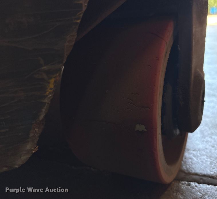 image for item ET8550 2018 Raymond 720-R35TT reach truck