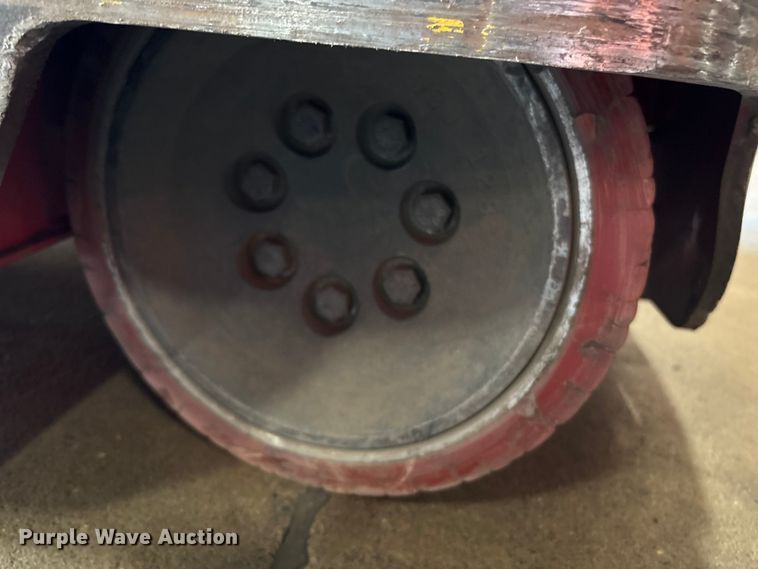 image for item ET8550 2018 Raymond 720-R35TT reach truck