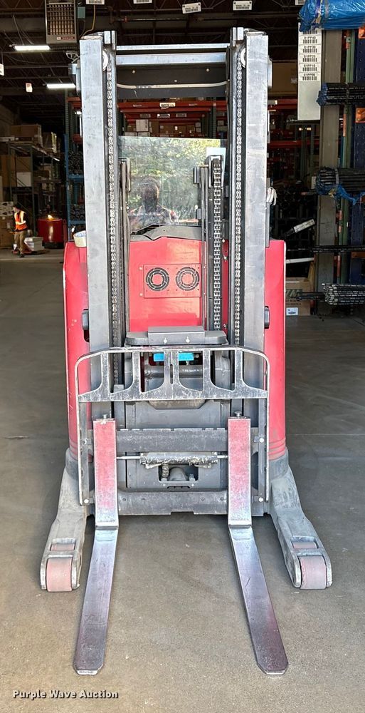 image for item ET8551 2017 Raymond 720-R35TT reach truck