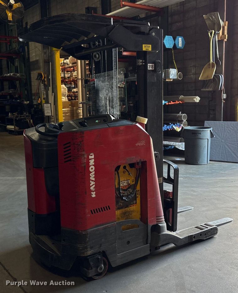 image for item ET8551 2017 Raymond 720-R35TT reach truck